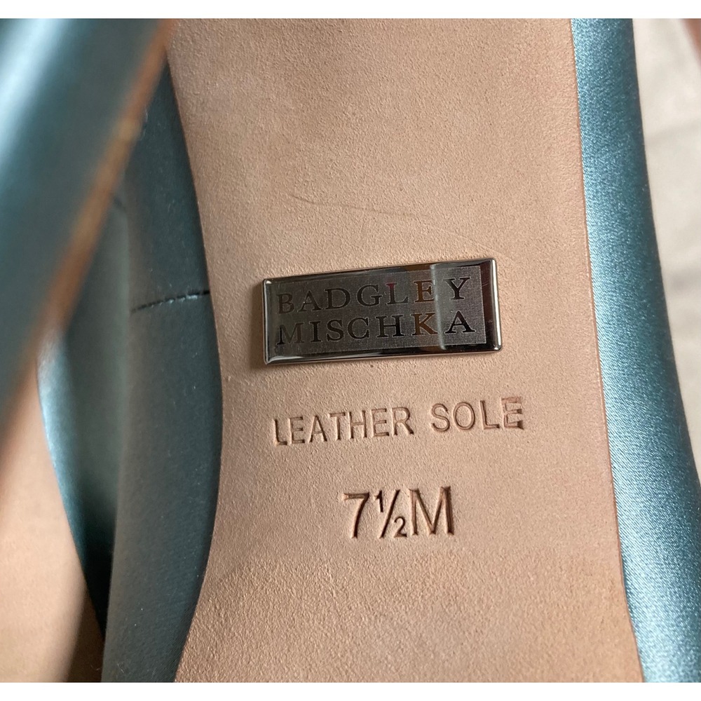 Badgley Mischka Kiara Satin Crystal Embellished Peep Toe Pump Blue 7.5M NEW - Picture 4 of 8